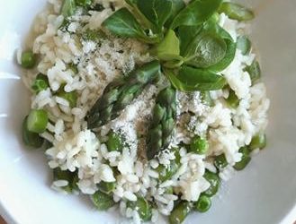 Risotto z zielonymi szparagami.