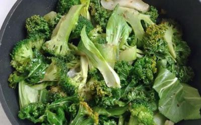 Zielone warzywa z adżłanem i kuminem.